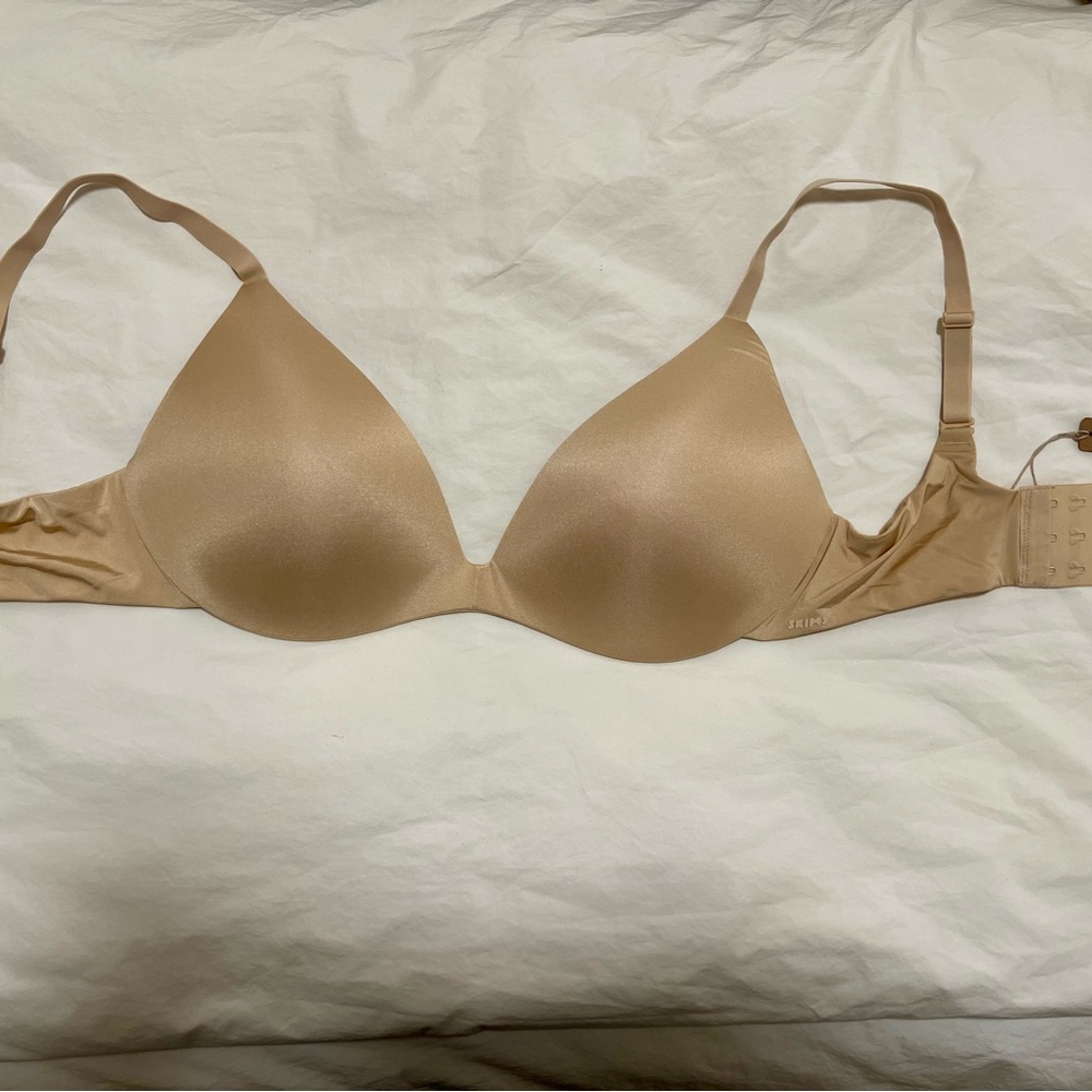 Skims Wireless Form Super Push-Up Bra